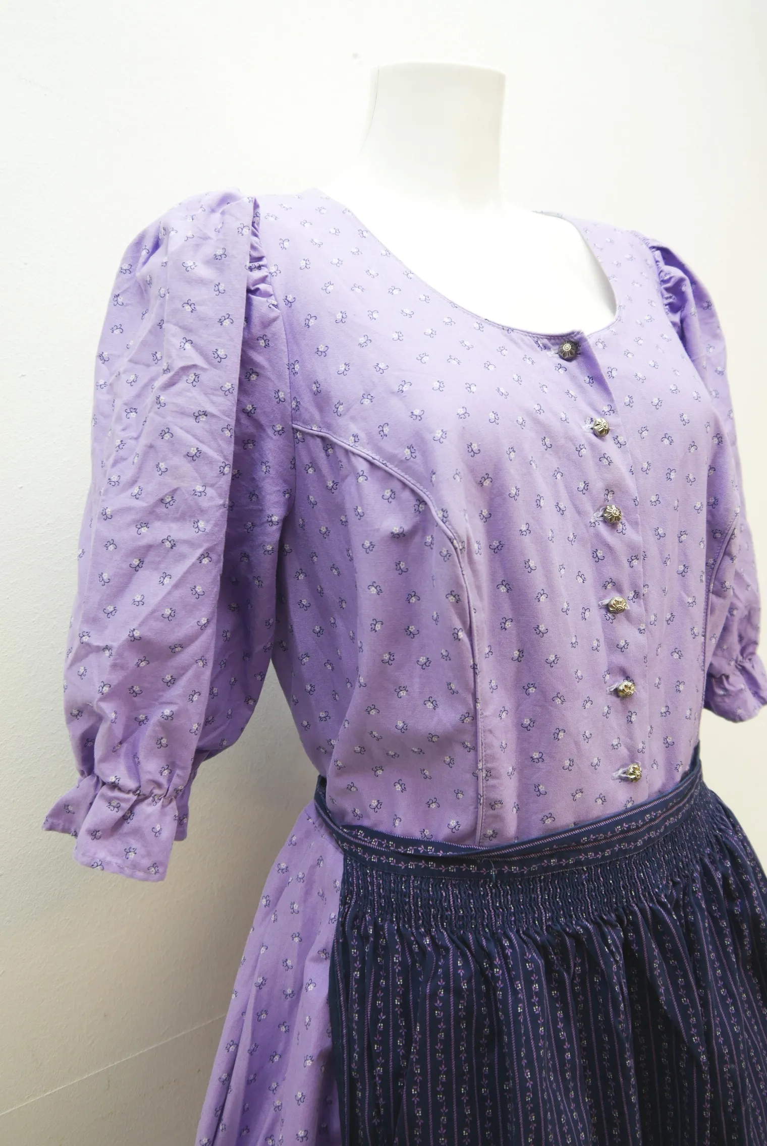Salzburger Look lila Baumwolle mit Wienernaht tolles Dirndl mit Schürze Gr.50