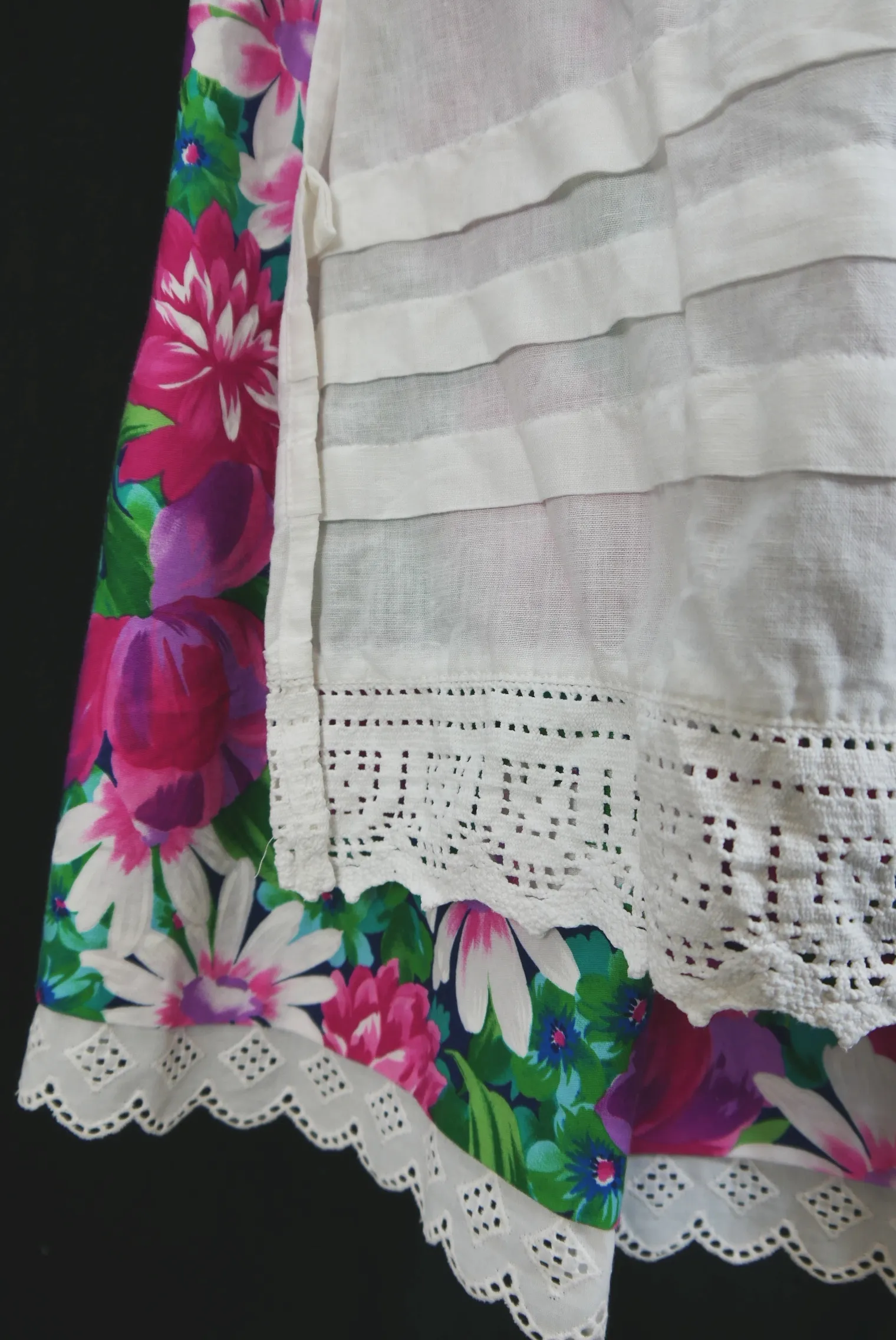 Vintage Dirndl Rose aus Bayern Blumenmuster Spitze Puffärmel mit Schürze Gr.44